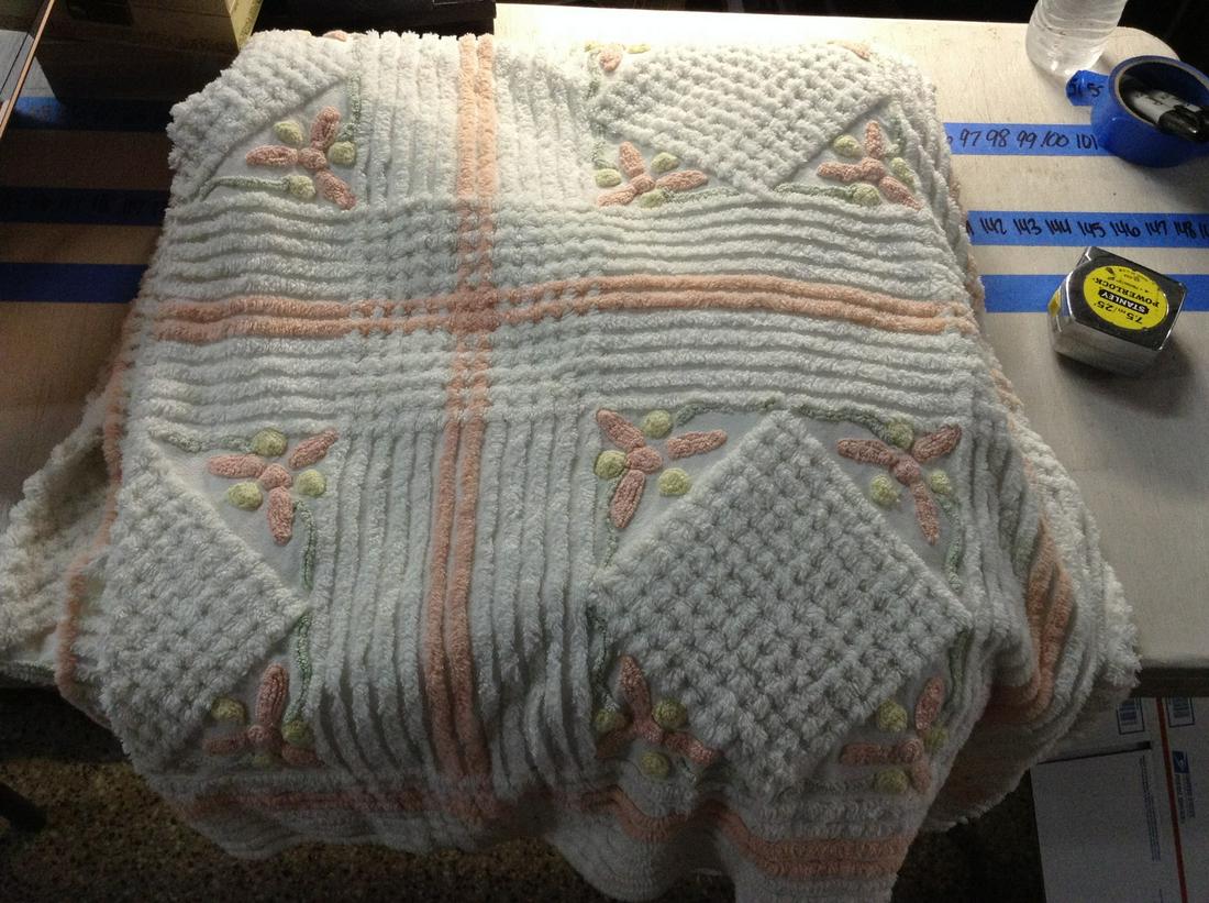 Vintage Full Size Bed Spread 1940s Chenille (1 of 1)