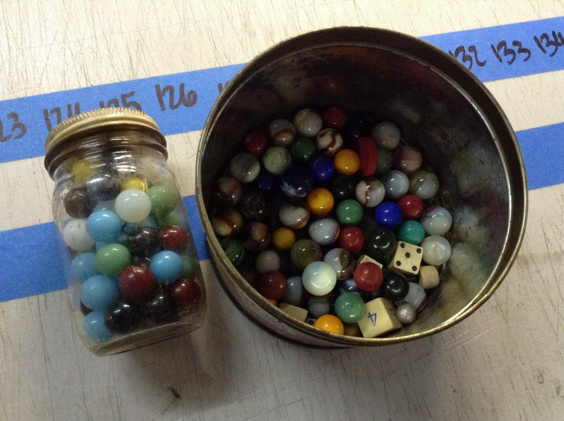Large amount Of Early Vintage Marbles: Large amount Of Early Vintage Marbles