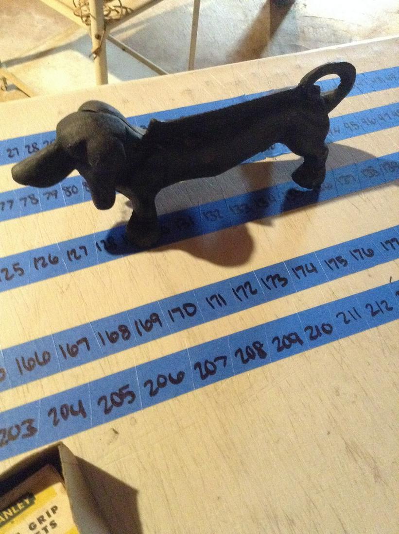 cast iron dog doorstop: cast iron dog doorstop