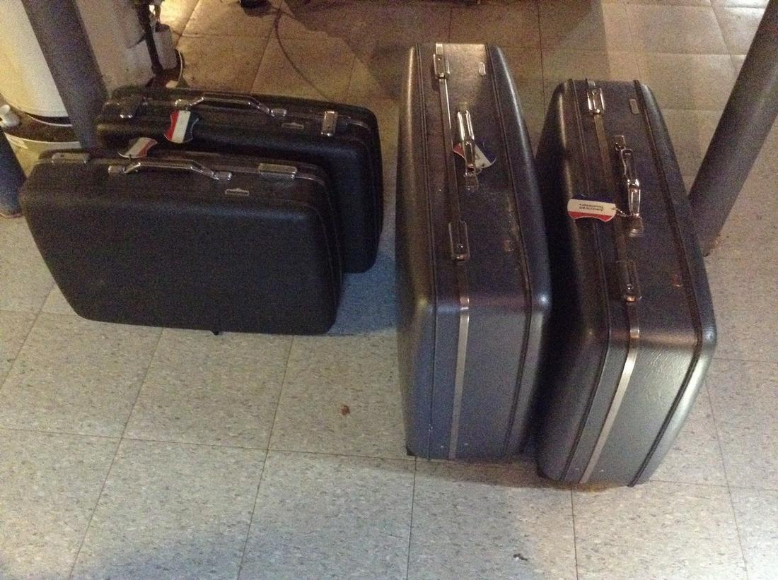 lot of vintage american tourister suitcases: lot of vintage american tourister suitcases