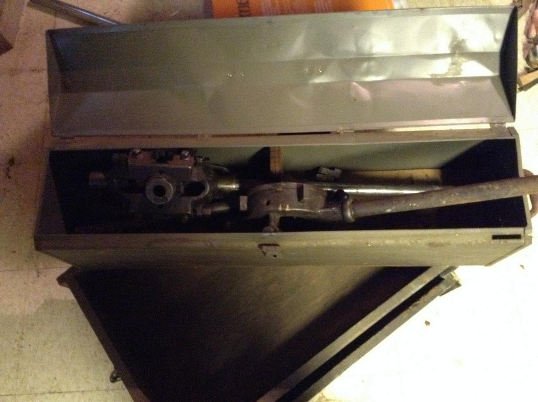 two pipe threader with dies with tool box: two pipe threader with dies with tool box
