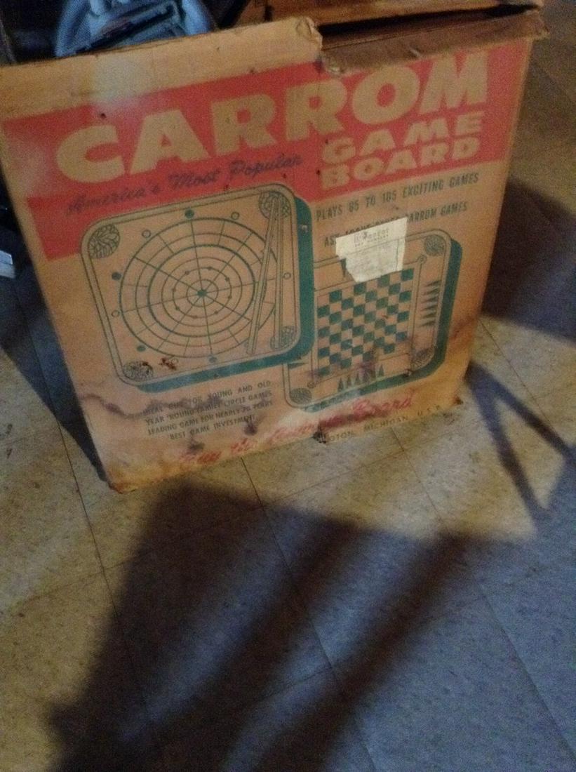 carrom game board: carrom game board