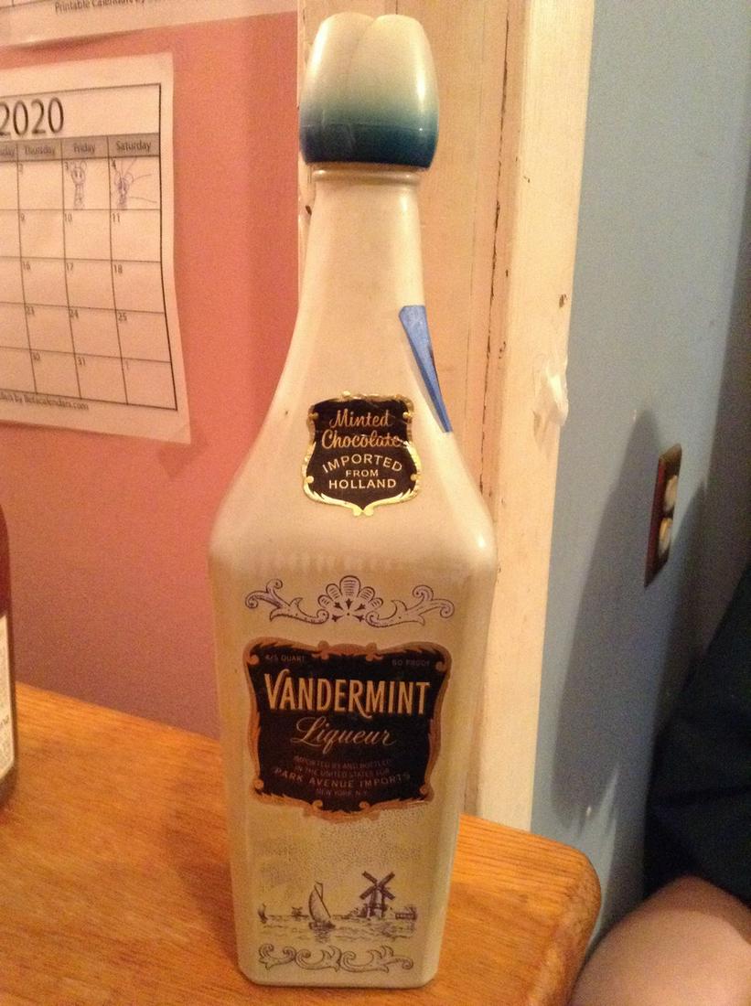 1950s vandermint liqueur 4/5 quart: Any contents in bottle is Free; You are bidding on the bottle & unbroken tax stamp