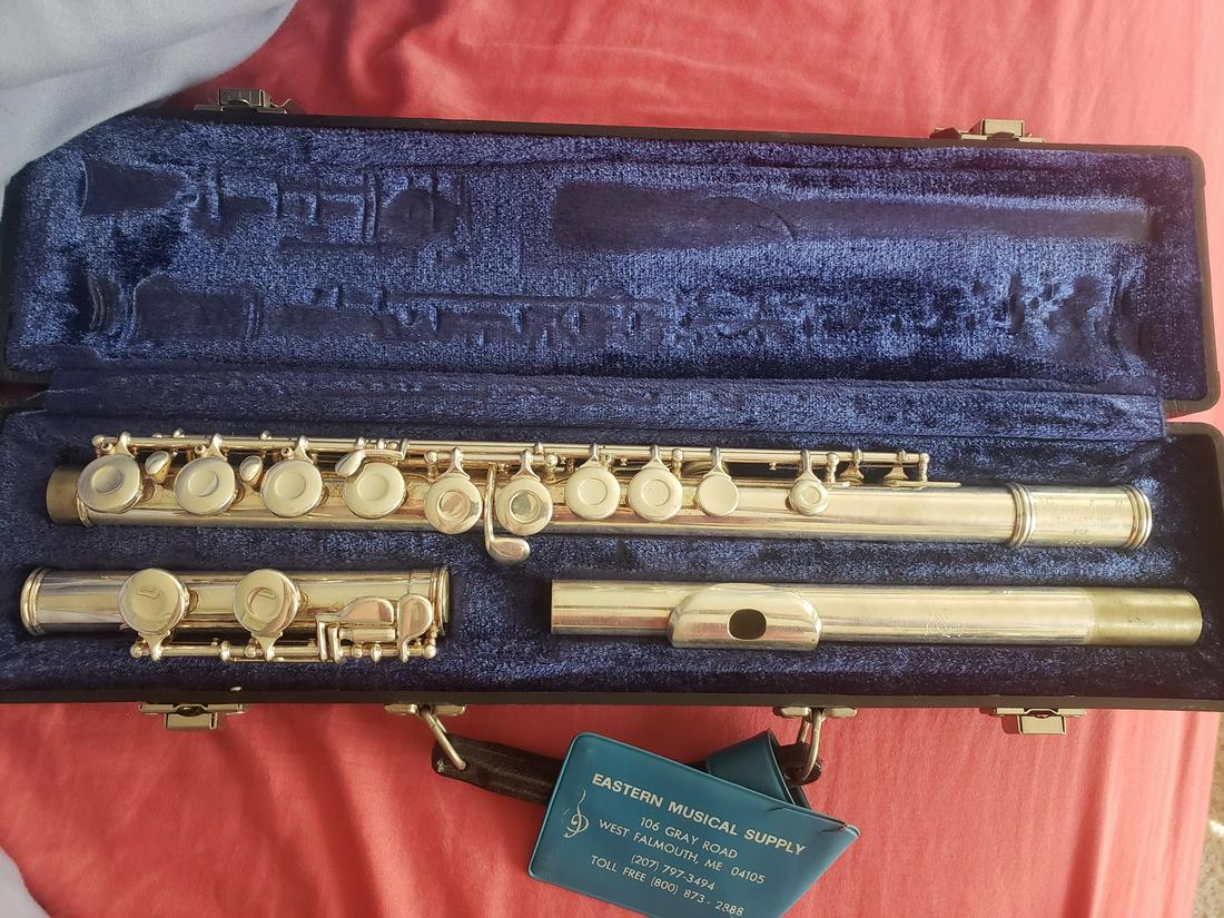Gemeinhardt flute 2sp (1 of 1)