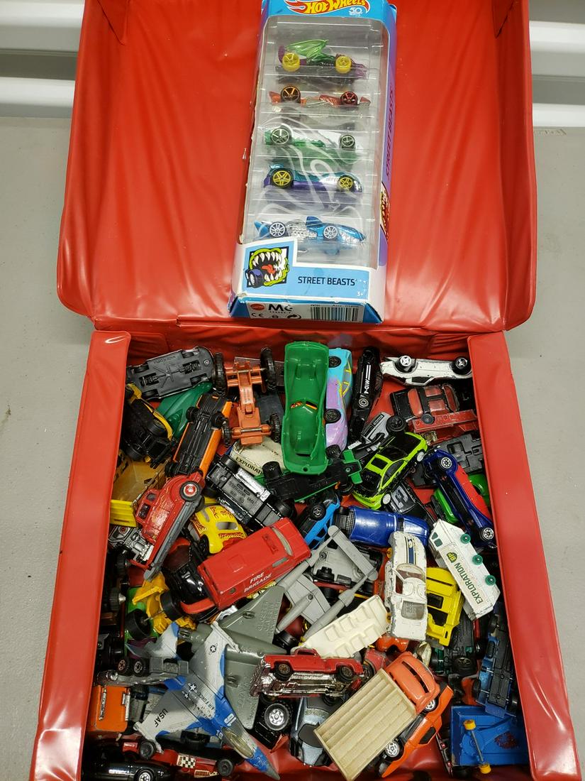Large lot of vintage hotwheels and matchbox cars (1 of 1)