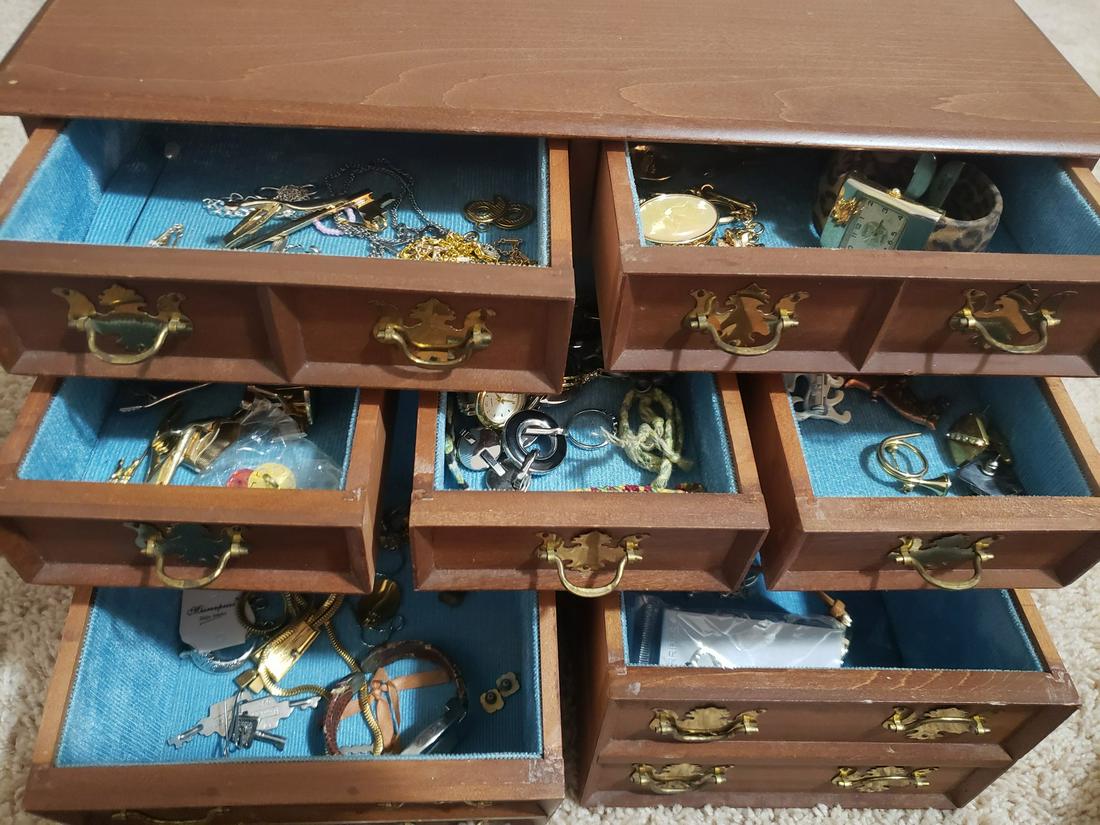 Jewelry Box full of Costume/vintage jewelry: Jewelry Box full of Costume/vintage jewelry