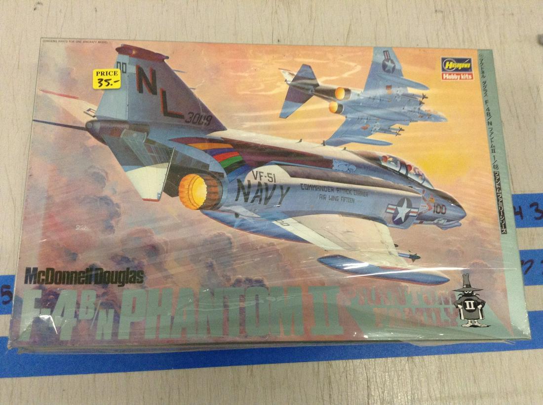 Hasegawa Hobby Kits McDonnell Douglas F-4B/N Phantom II: Hasegawa Hobby Kits McDonnell Douglas F-4B/N Phantom II Sealed