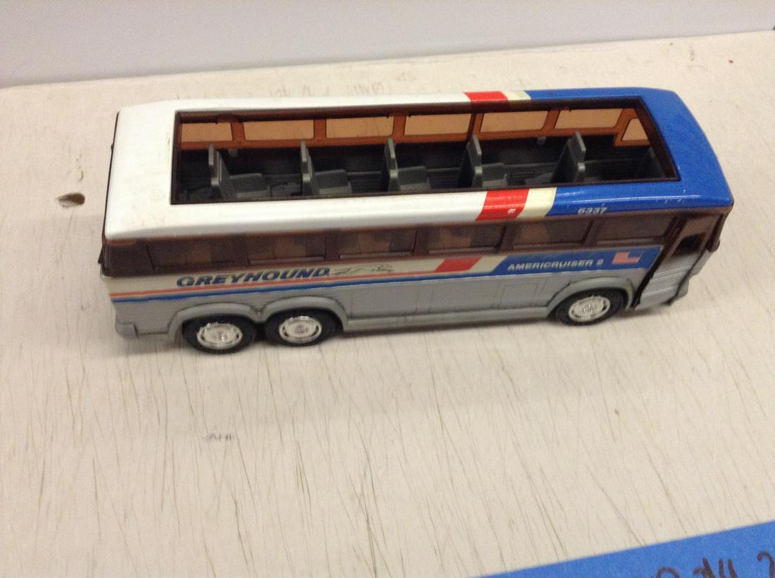 greyhound tour bus: greyhound tour bus