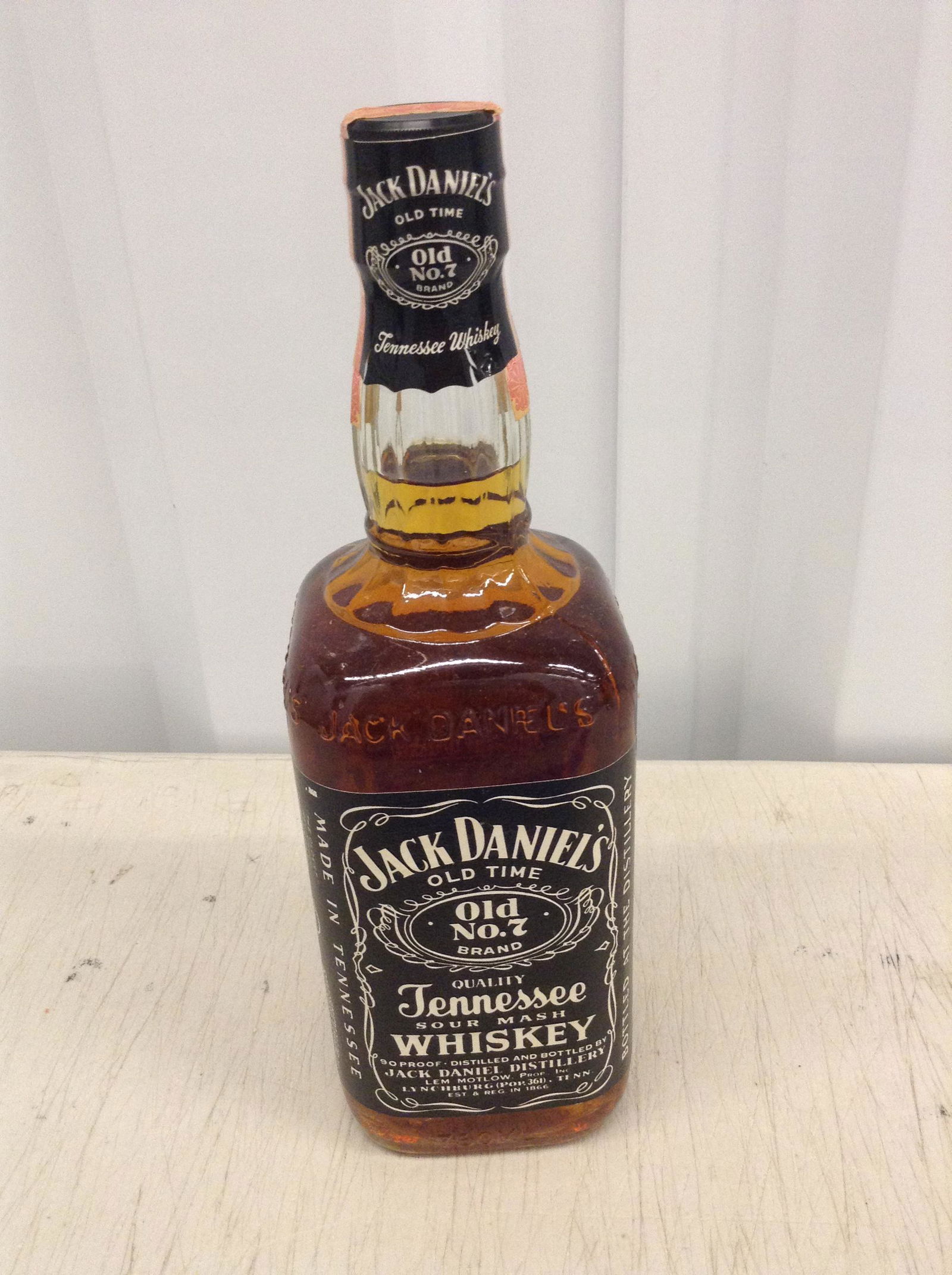Jack Daniels Tennessee Whiskey 750 ML (1 of 1)