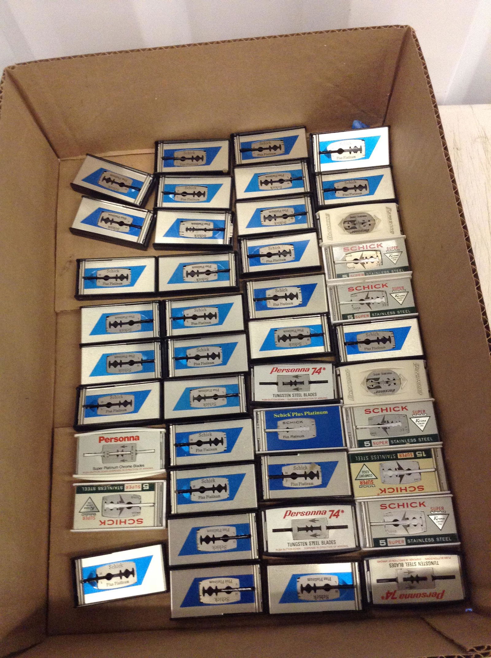 Vintage Razor Blades (1 of 1)