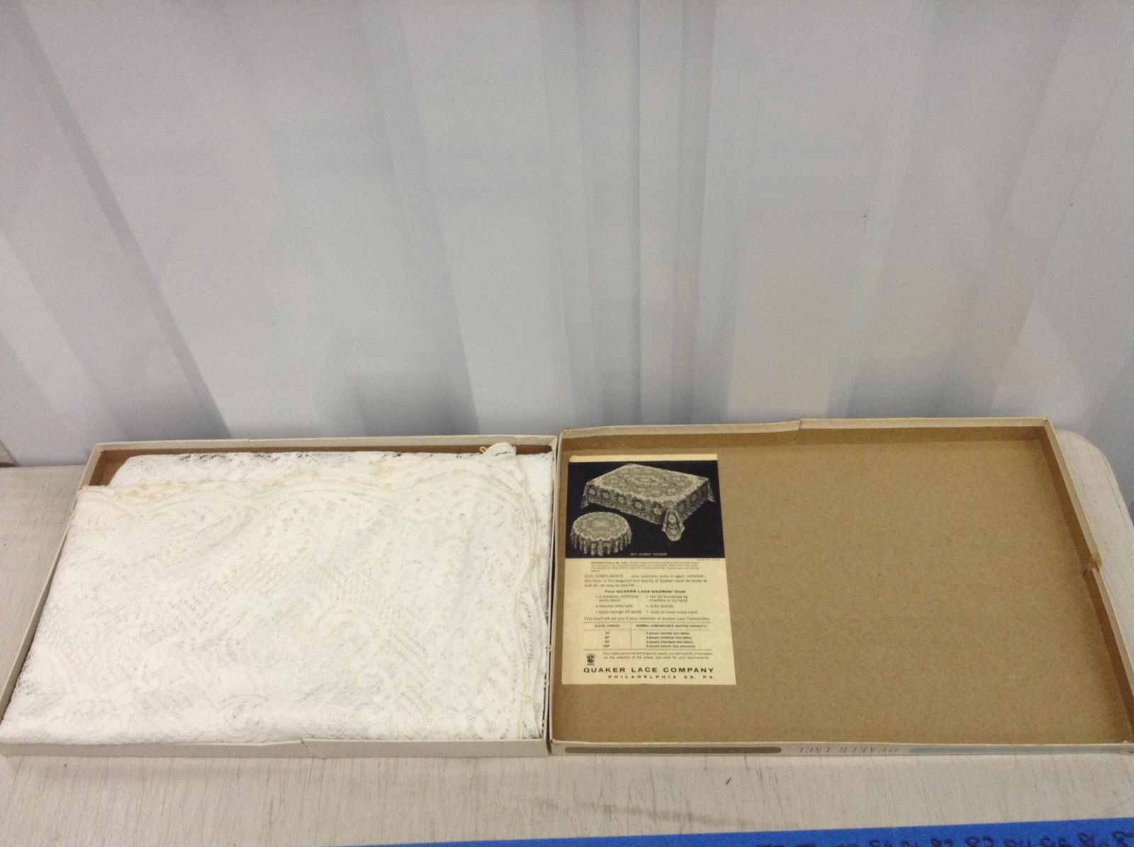 Quaker Lace Tablecloth: Quaker Lace Tablecloth