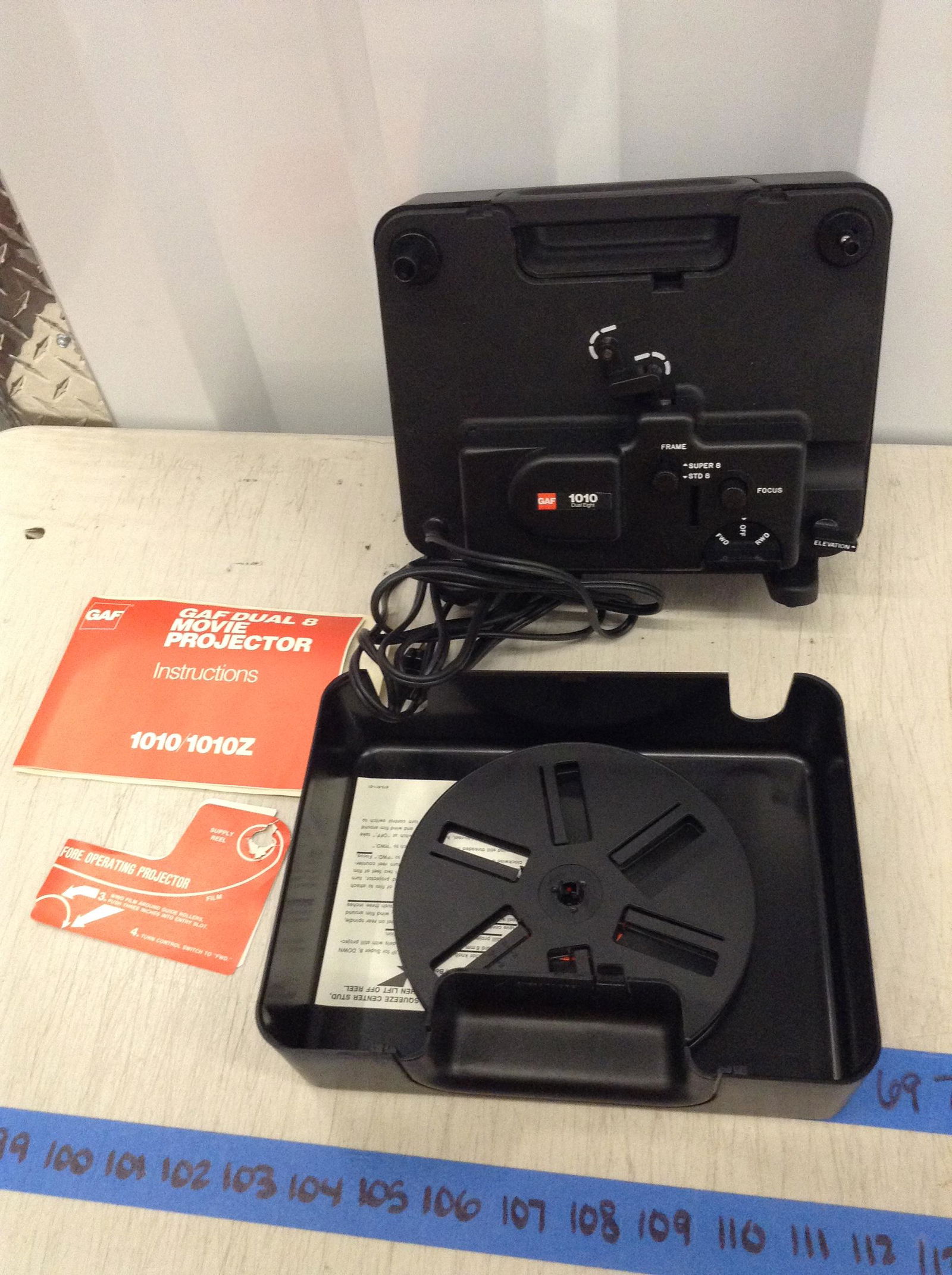 GAF Dual 8 Movie Projector (1 of 1)