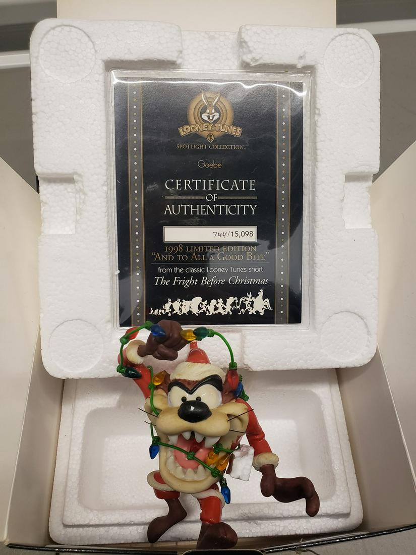 1998 Goebel Limited edition "And to all a good bite": 1998 Goebel Limited edition "And to all a good bite" looney Tunes figure