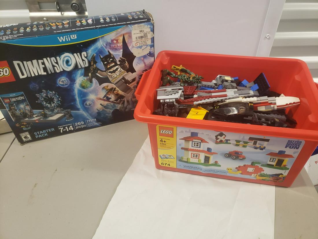 Large lot of legos and Wii U Lego Dimensions: Large lot of legos and Wii U Lego Dimensions