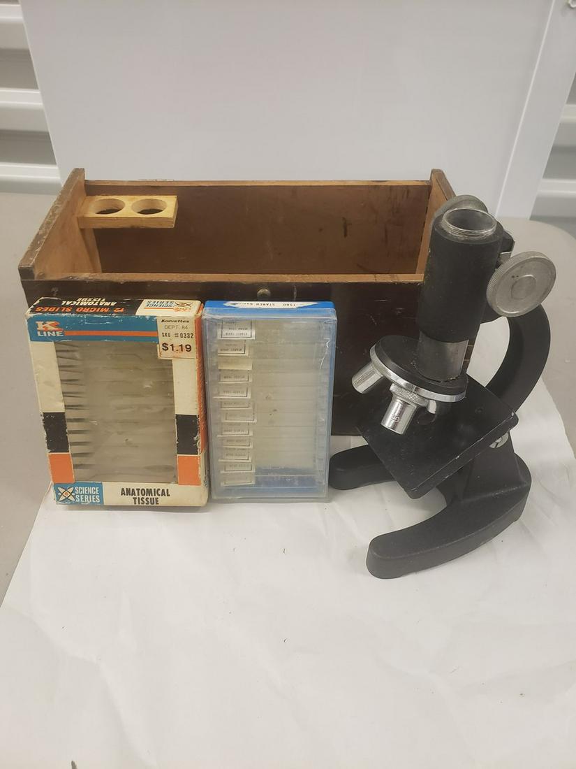 Early microscope with wooden box (1 of 1)