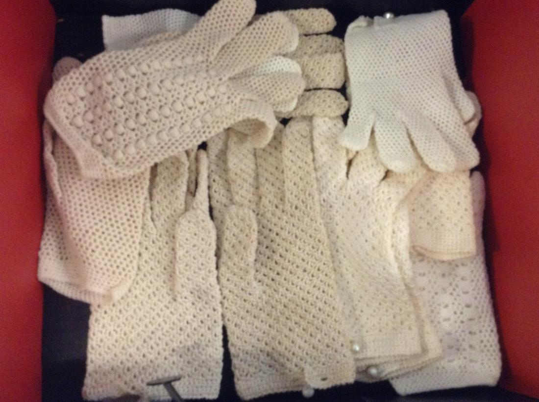 Lace Gloves: Lace Gloves