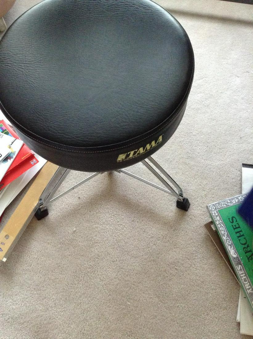 tama drum stool (1 of 1)