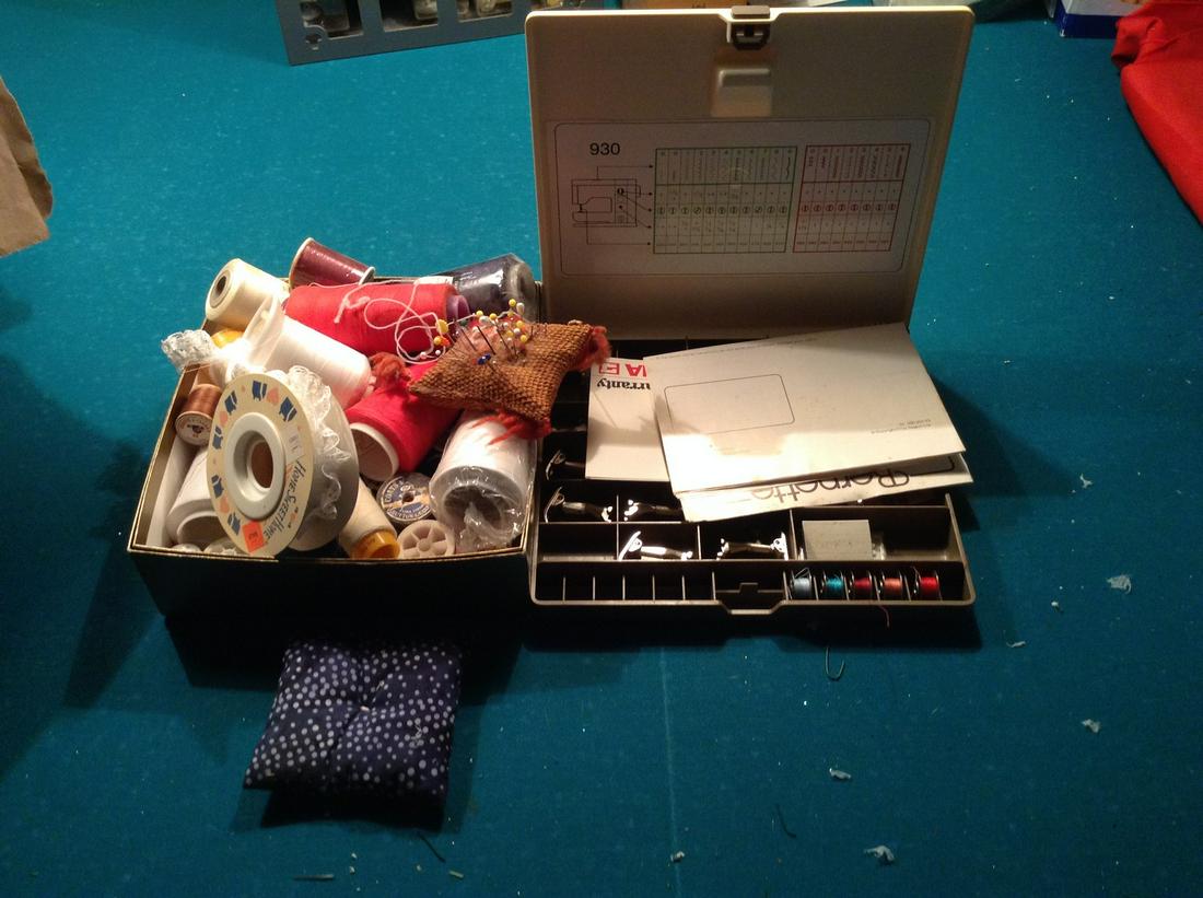 vintage sewing machine items (1 of 1)