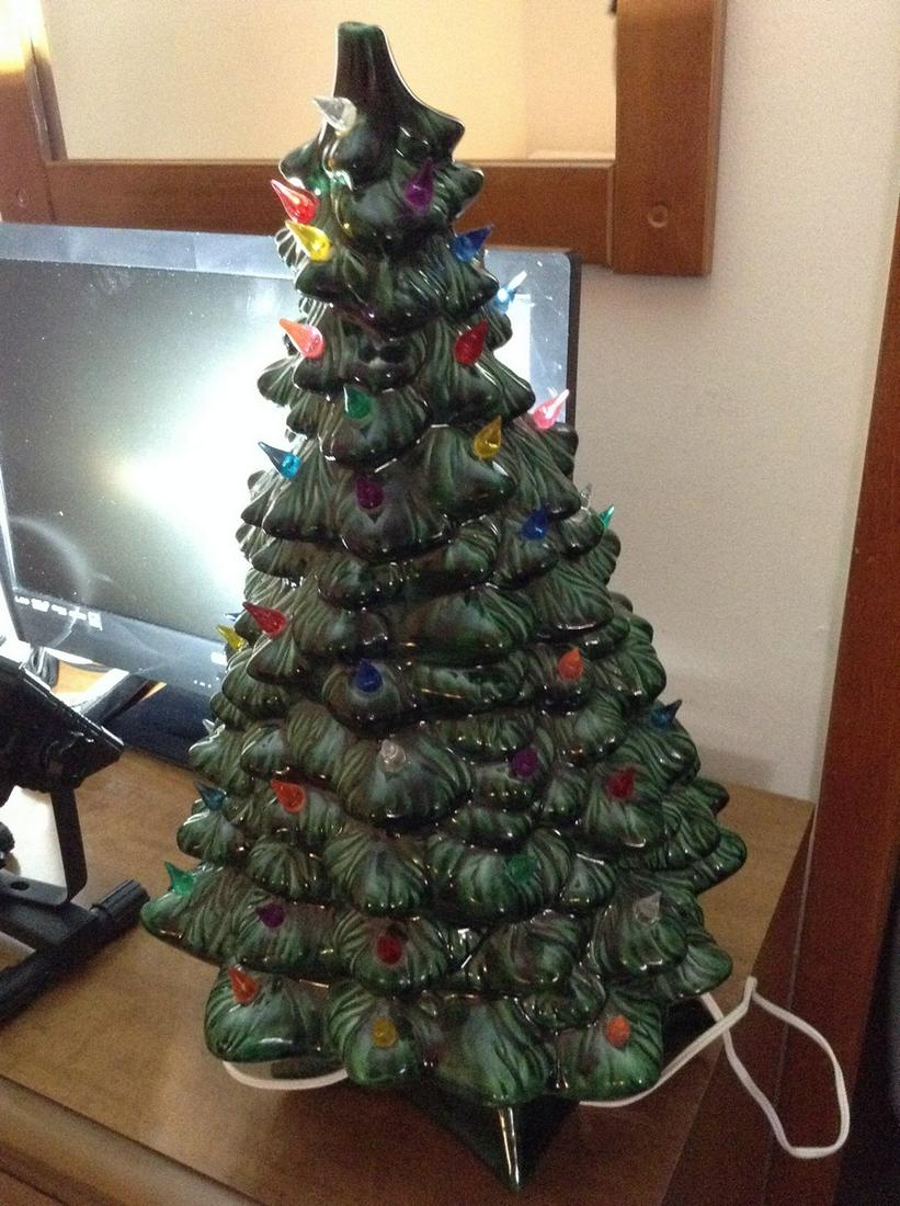 vintage light up ceramic christmas tree (1 of 1)