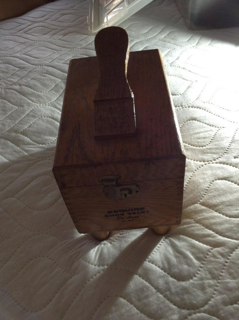 vintage square shoeshine box and contents (1 of 1)