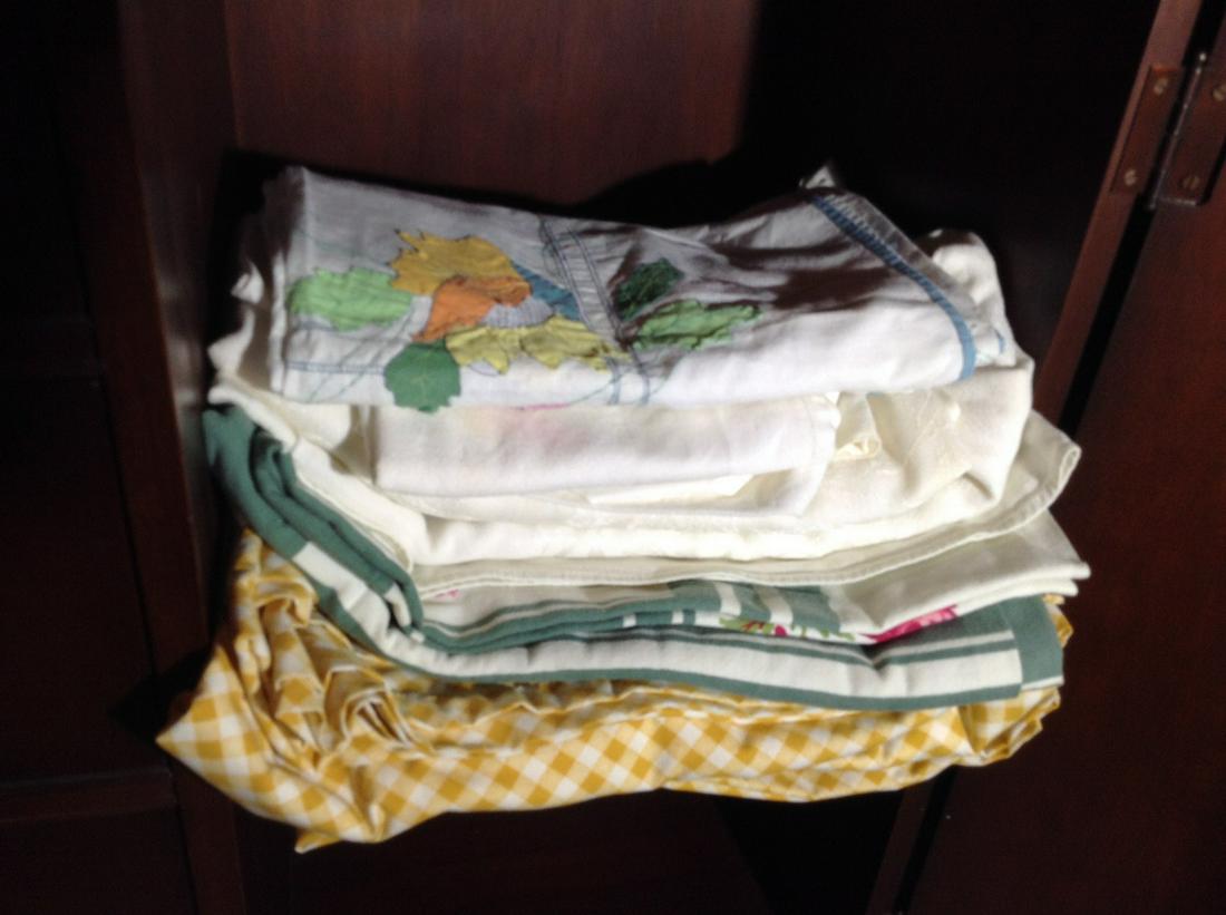 embroidered tablecloths and more: embroidered tablecloths and more
