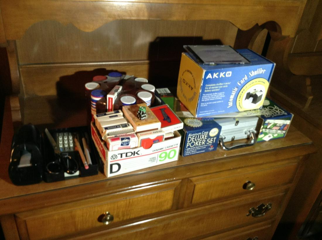 bakelite poker chip holder, poker chip cards and more (1 of 1)