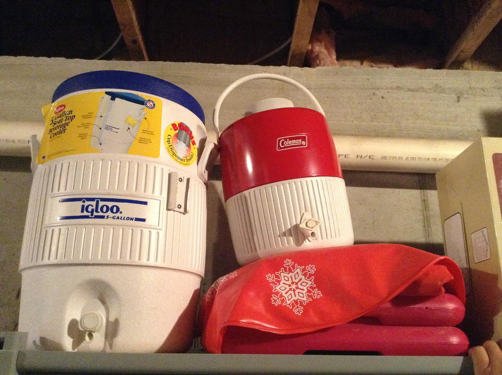 igloo and carmen water cooler: igloo and carmen water cooler