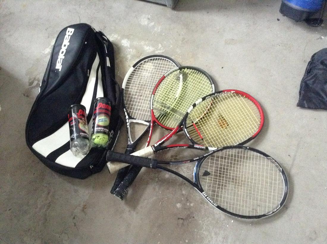4 Tennis Rackets, Bag And Balls: 4 Tennis Rackets, Bag And Balls