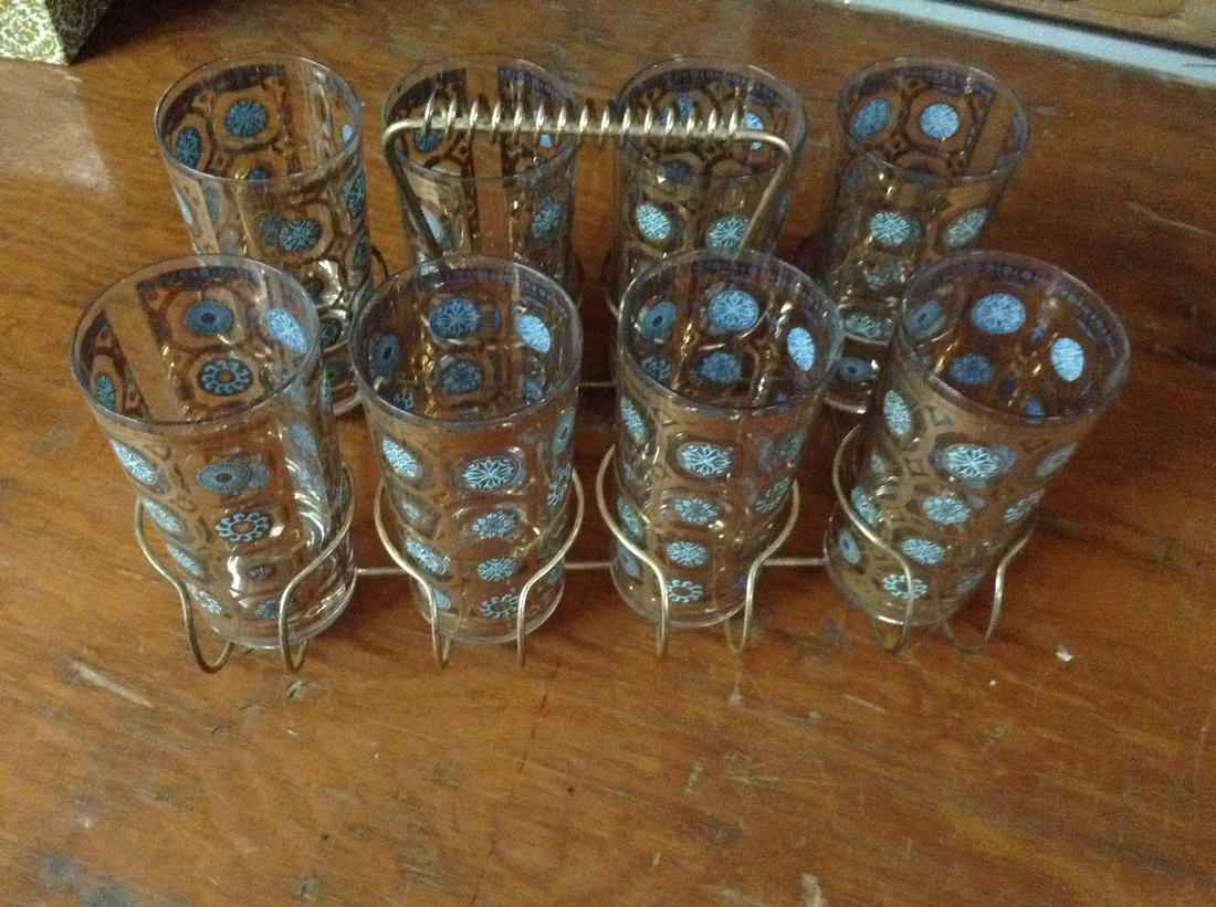 set of vintage mcm drinkware glasses in carrier: set of vintage mcm drinkware glasses in carrier