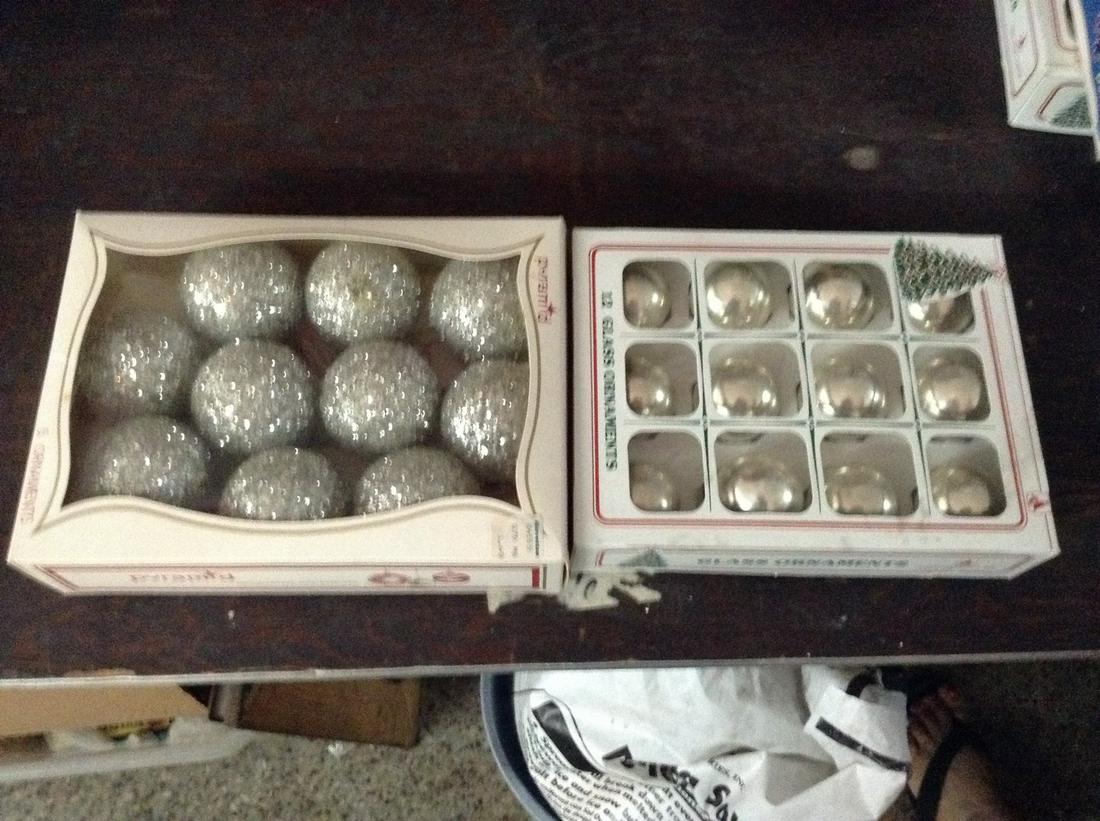lot of vintage christmas ornaments: lot of vintage christmas ornaments