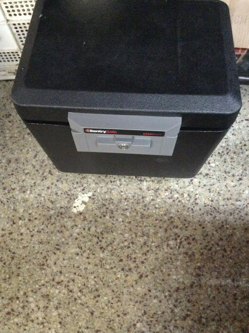 security vintage box, key does not work with box (1 of 1)