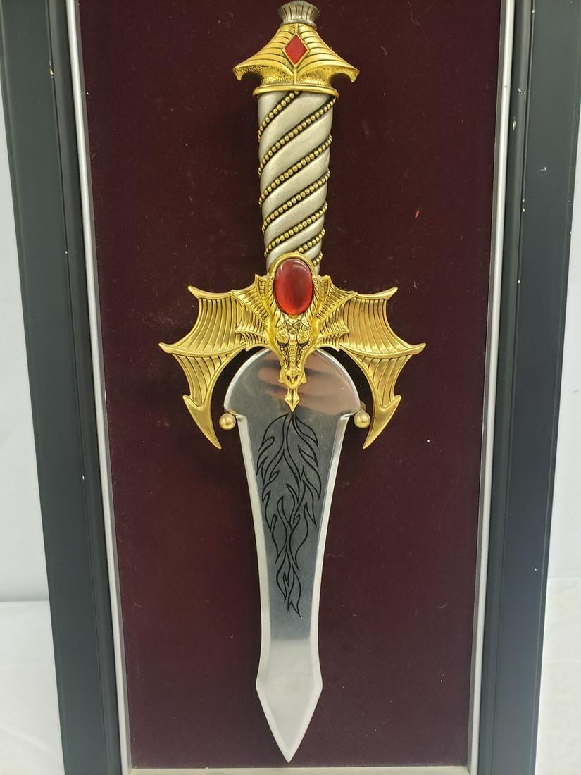 Dragon design dagger (1 of 1)