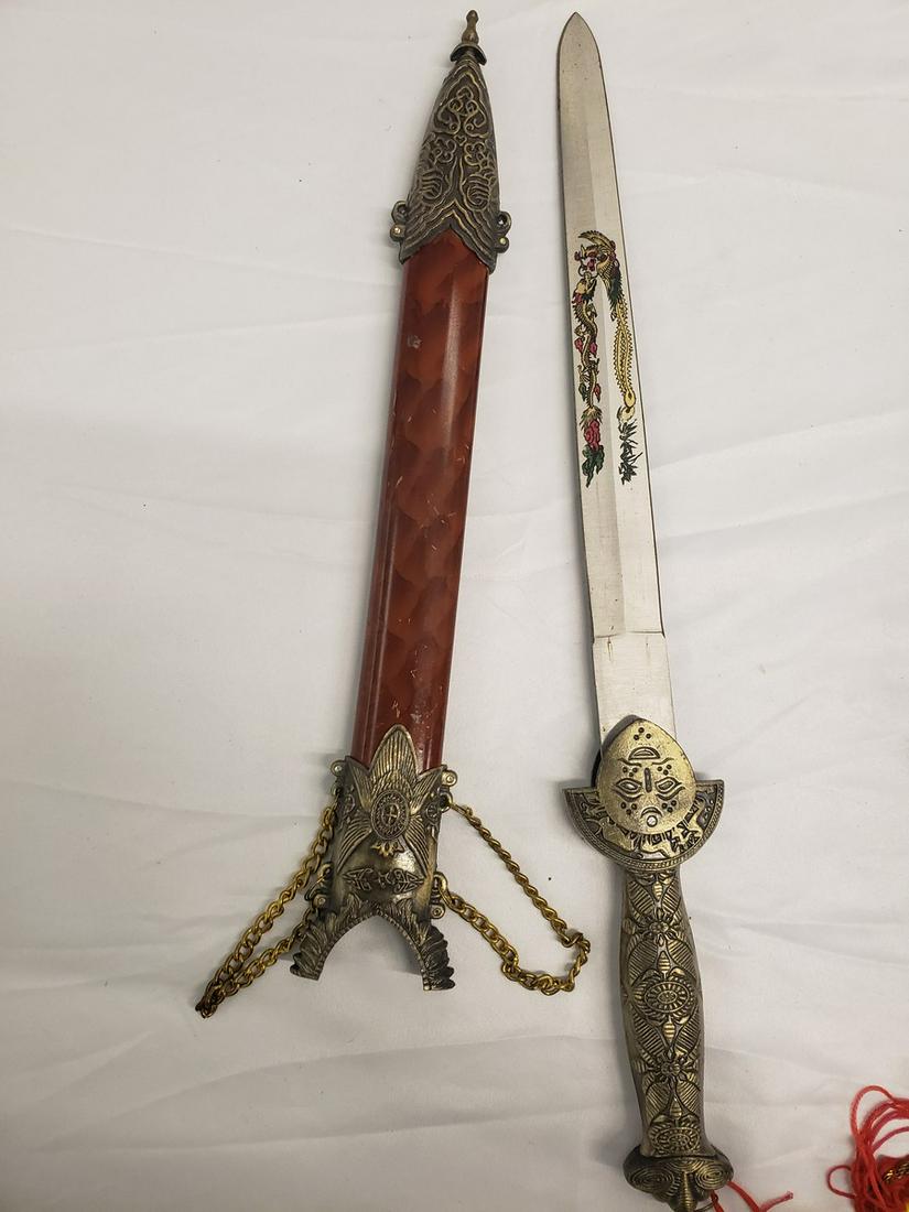 Detailed Knife with case: Detailed Knife with case