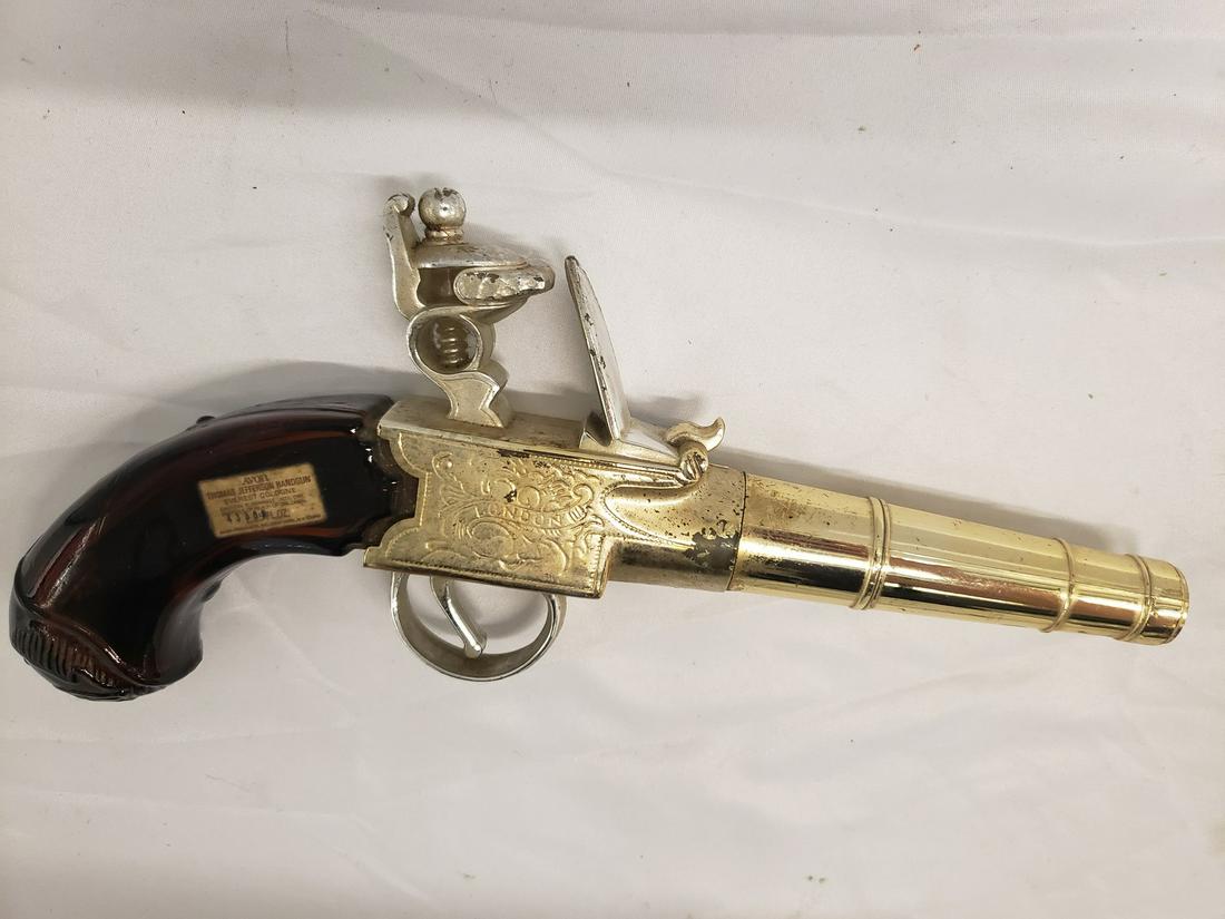 Avon Thomas Jefferson Handgun cologne bottle (1 of 1)