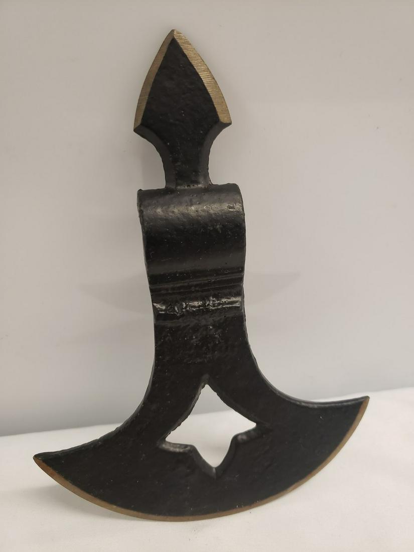 Cast Iron handheld blade (1 of 1)