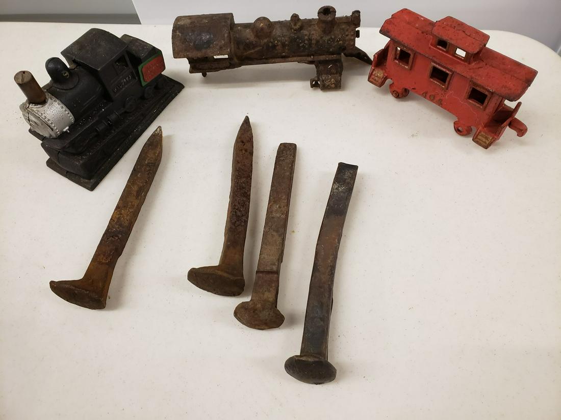 Lot of cast iron trains and more (1 of 1)