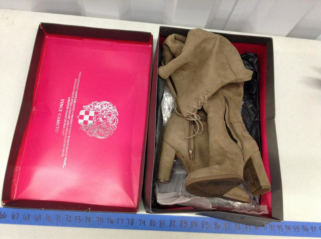 Vince Camuto boots size 8: Vince Camuto boots size 8