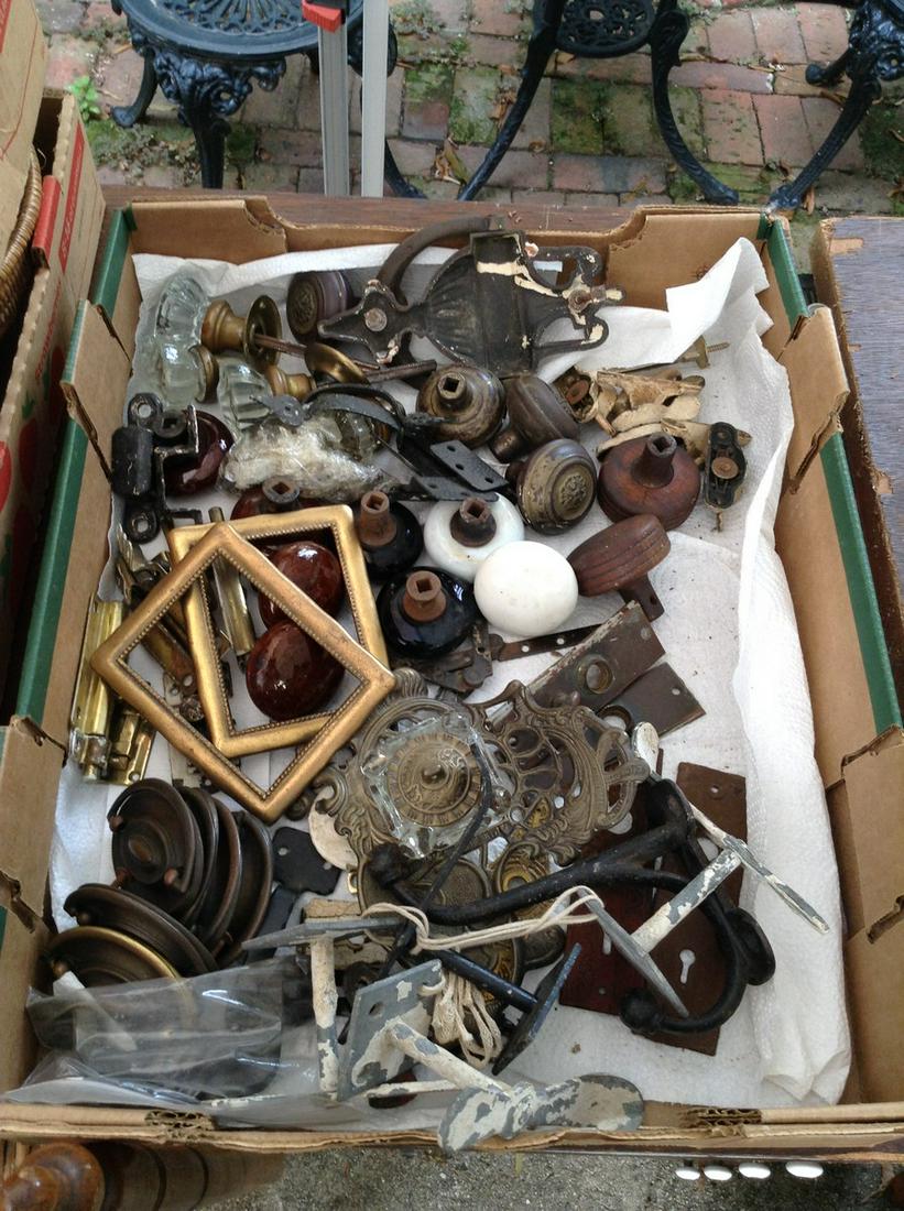 Lot Of Vintage Door Knobs (1 of 1)