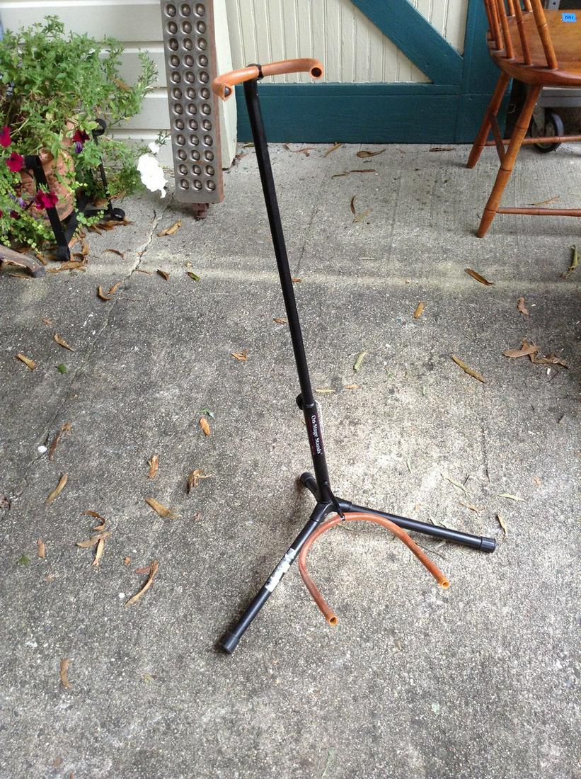 Guitar Stand (1 of 1)