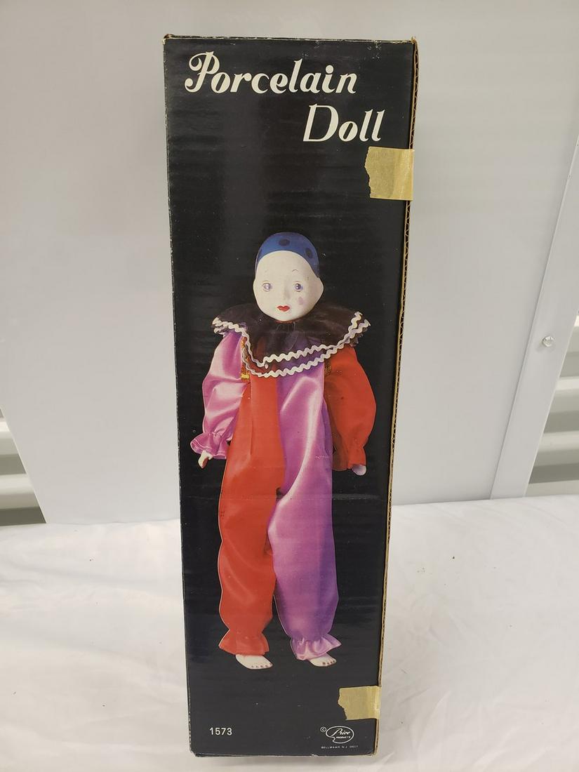 Clown Porcelain Doll #1573: Clown Porcelain Doll #1573