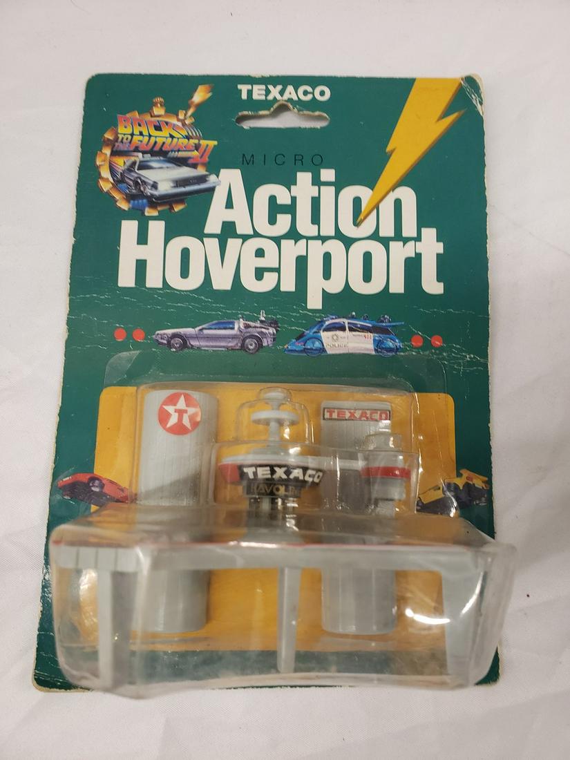1989 Texaco Micro Action Hoverport Back to the Future: 1989 Texaco Micro Action Hoverport Back to the Future part II figurine in original packaging