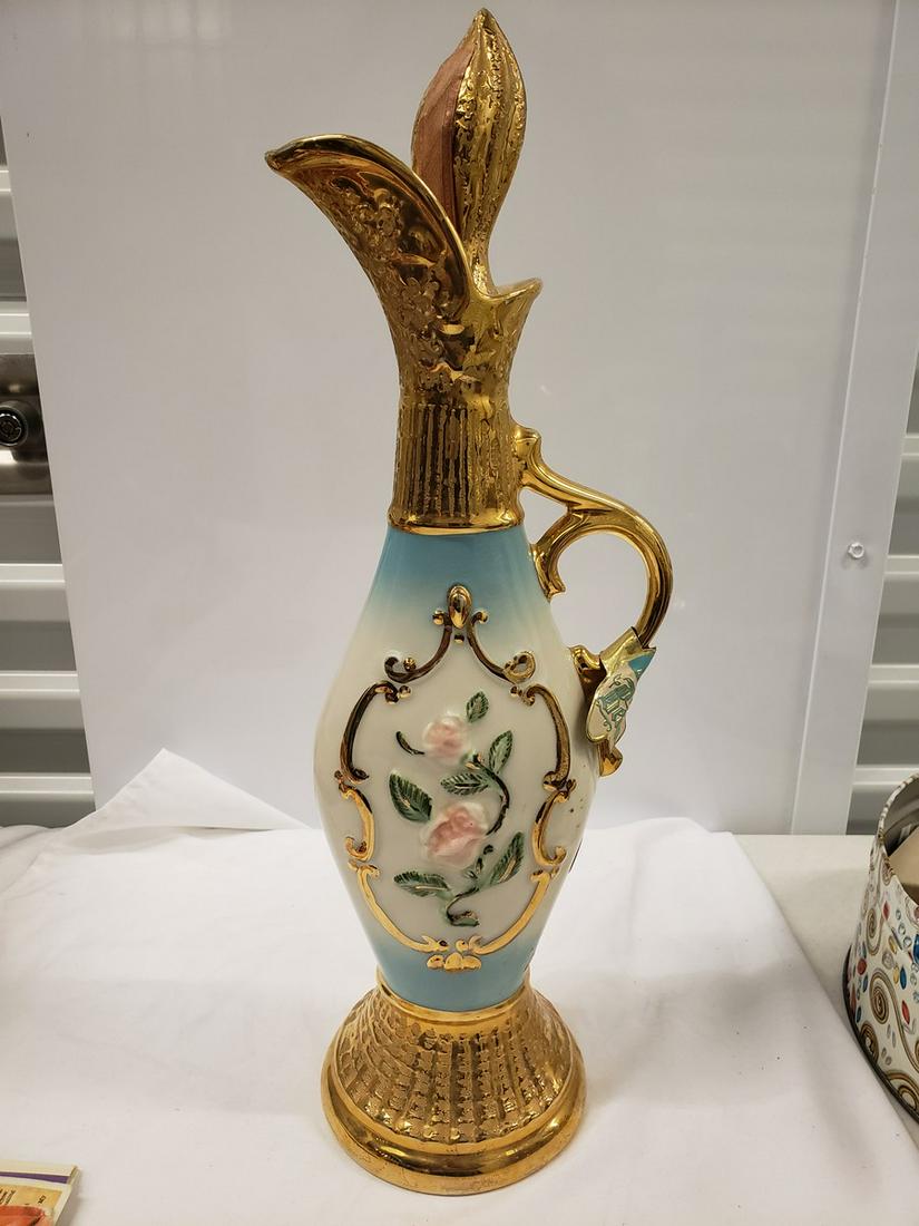 1963 Jim Bean vase looking decanter (1 of 1)