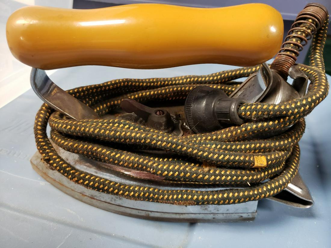 American Beauty vintage iron - works! (1 of 1)