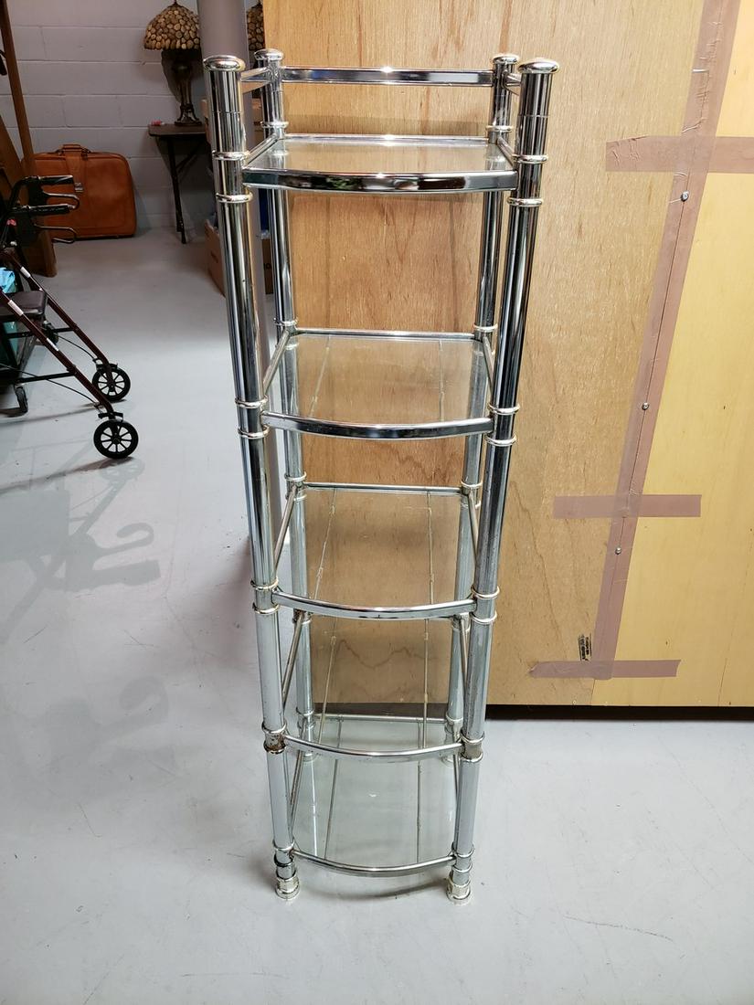 Metal and tempered glass shelves: Metal and tempered glass shelves
