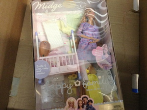 BARBIE HAPPY FAMILY MIDGE AND BABY NEW IN BOX 2002 ORIGINAL FACTORY SEALED  BOX.