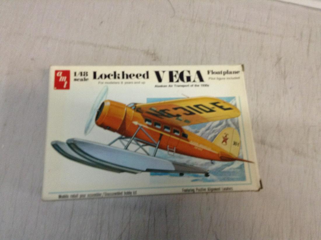 Lockheed VEGA never built model airplane in box (1 of 1)