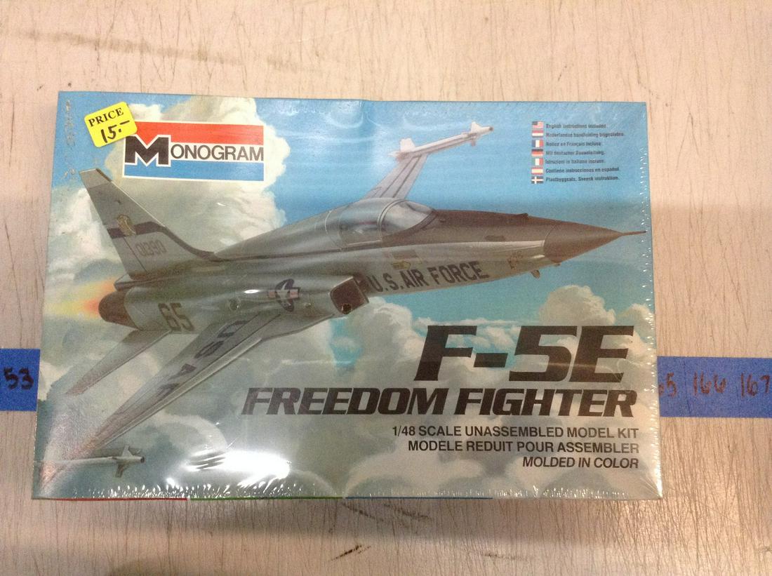 Monogram F-5E Freedom Fighter unassembled model kit (1 of 1)