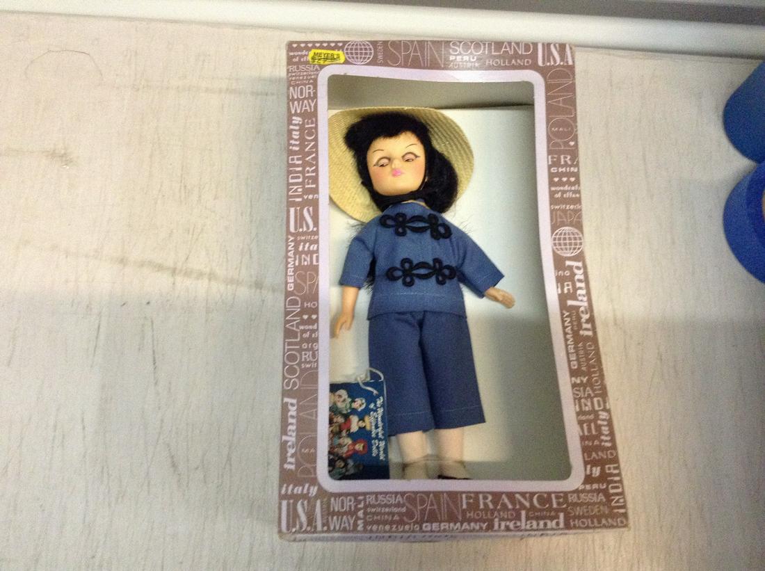 China Wonderful World of Effanbee doll in box (1 of 1)