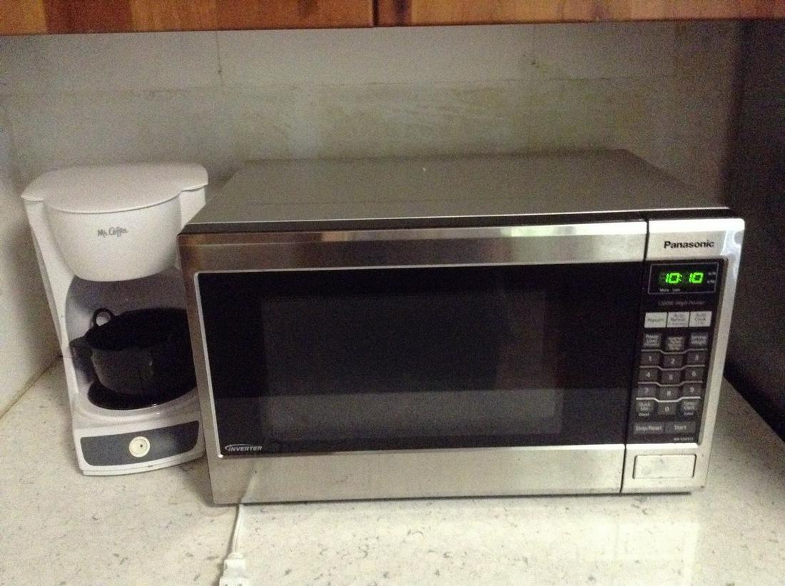Panasonic Microwave Mr Coffee Coffee pot (1 of 1)