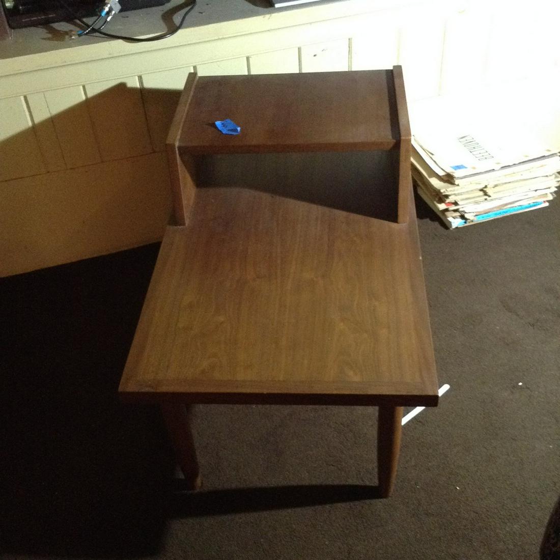 Mid Century Modern End Table (1 of 1)